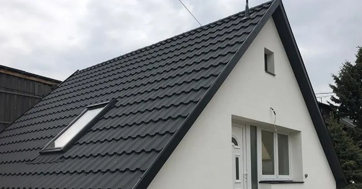 Hogyan védd meg otthonodat a nyári viharoktól megfelelő tetőfedéssel?