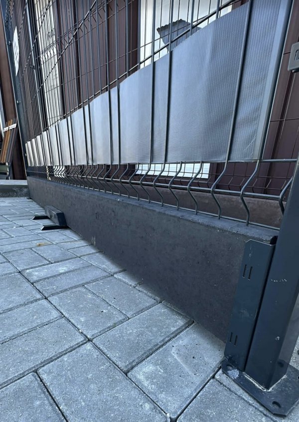 Újdonság! Színes beton lábazati elemek csak nálunk!